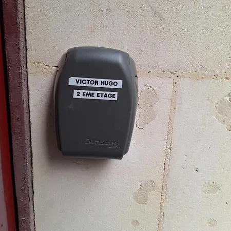 Victor Hugo - Hyper Centre 2 Апартаменты *