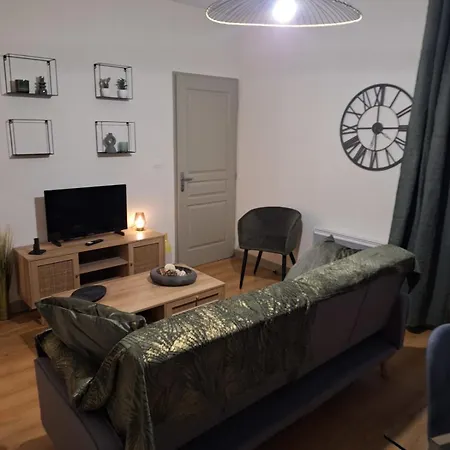 Victor Hugo - Hyper Centre 2 * Saintes