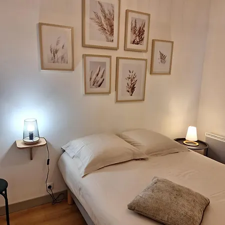 Victor Hugo - Hyper Centre 2 * Saintes