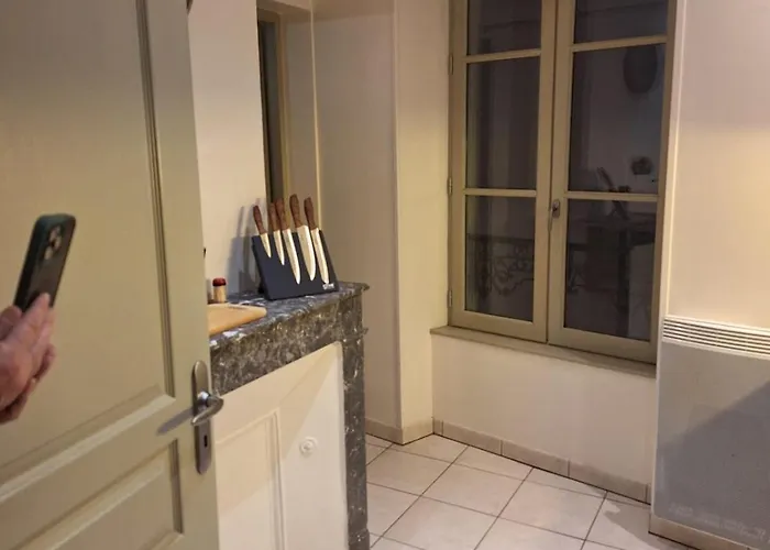 Victor Hugo - Hyper Centre 2 Saintes